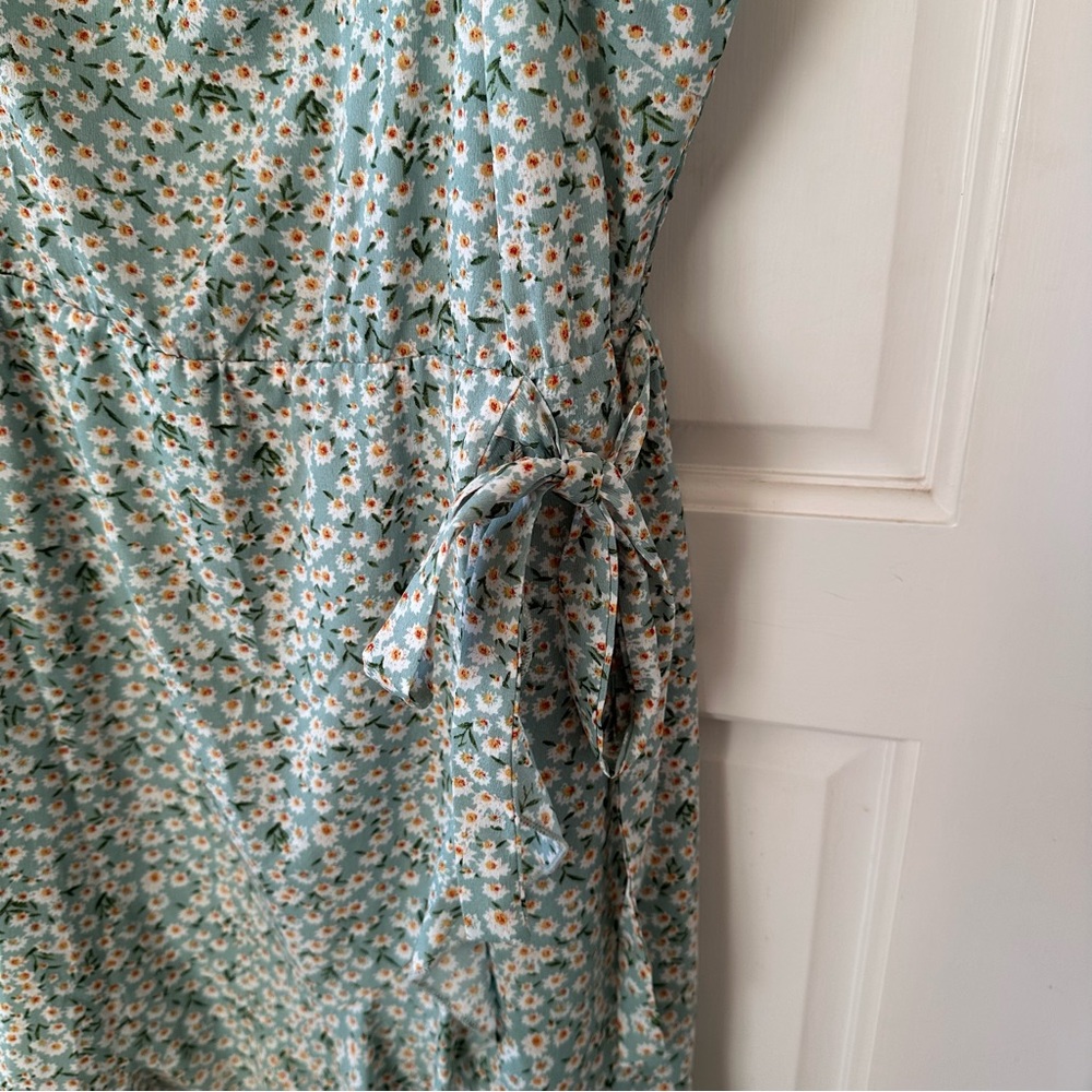 Perfect Sundress - Picture 3 of 4